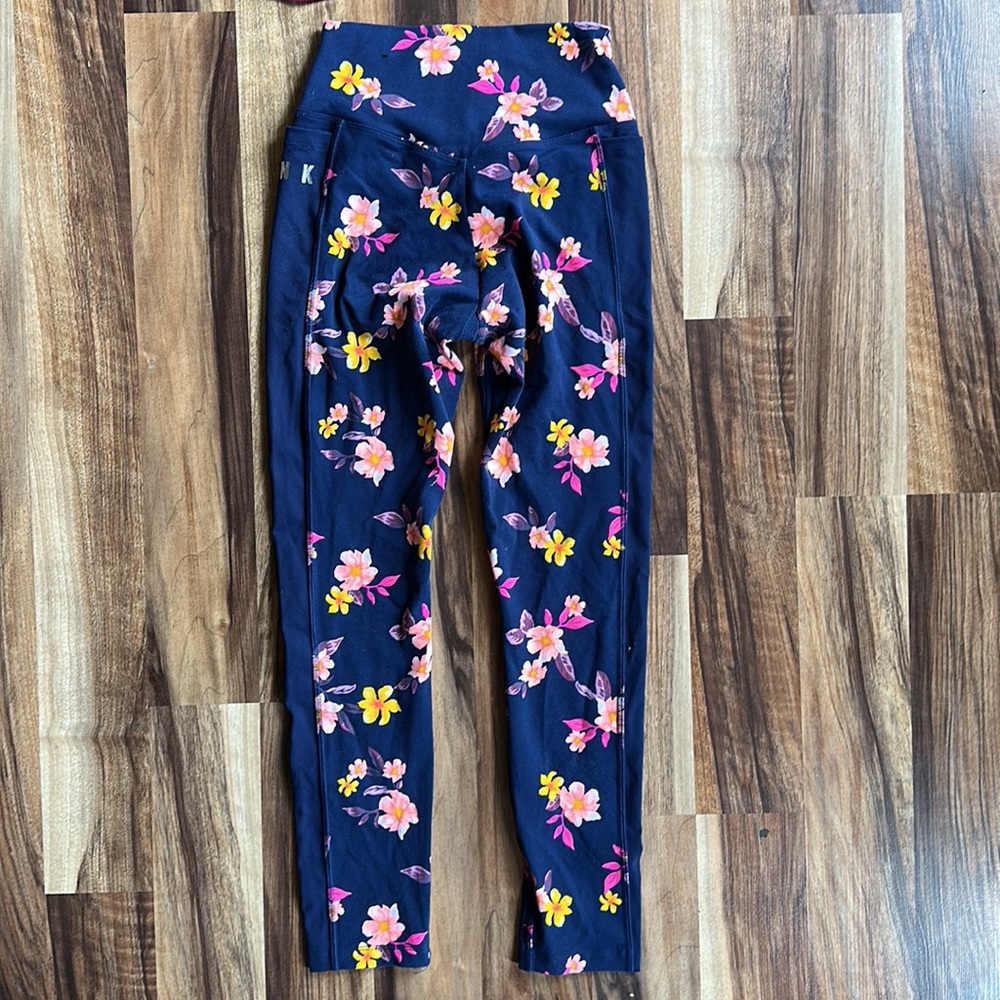 PINK Ultimate Leggings Size XS